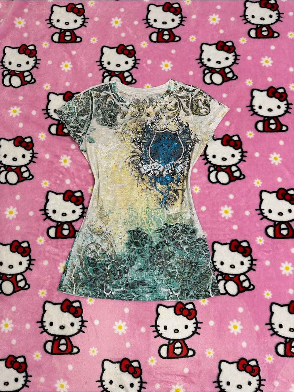 Short Sleeve Women's Graphic Tee in Teal and Yellow